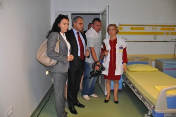 Ministrul Sănătăţii a inaugurat Secţia de Oncologie a Spitalului Judeţean - Vezi foto+video